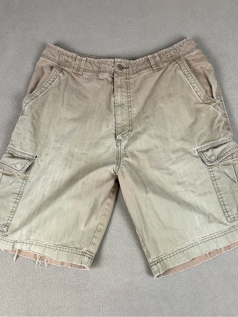 Dockers Flat Front Loose Fit 100% Cotton Cargo Shorts, Khaki. Men's Sz 36 Waist